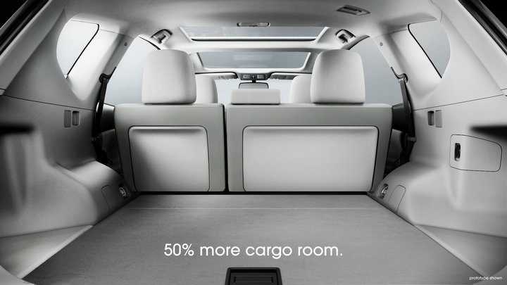 prius_v_cargo.jpg